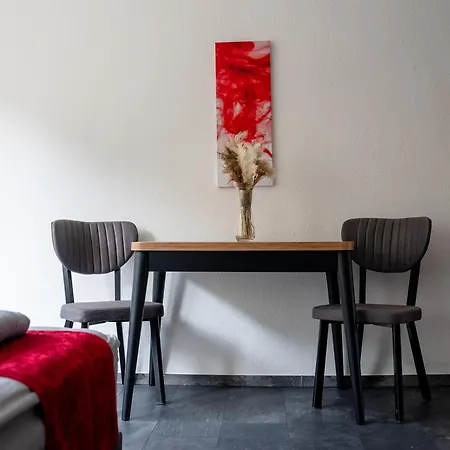 Livemore24 - 4 In Wlan - Smart-tv - 24-7 Check-in Und Kueche شقة